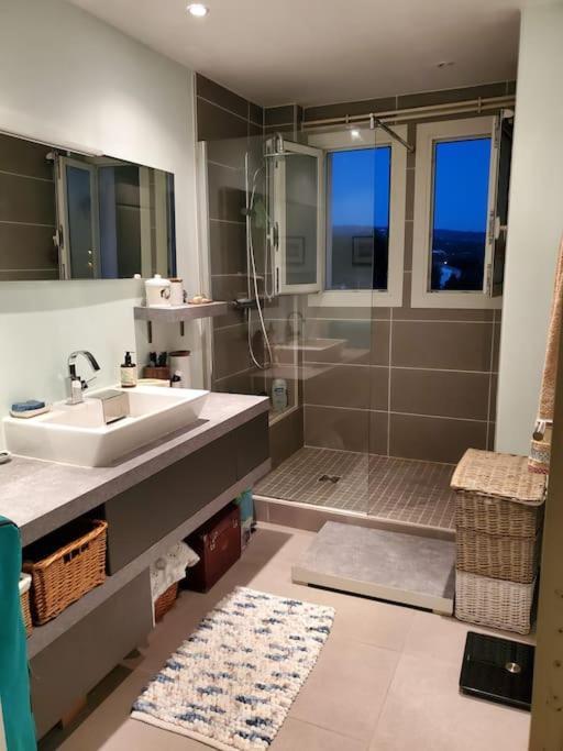 Lou Beach Home 75 M2 A 300 M De La Plage Avec Vue Mer La Ciotat Buitenkant foto